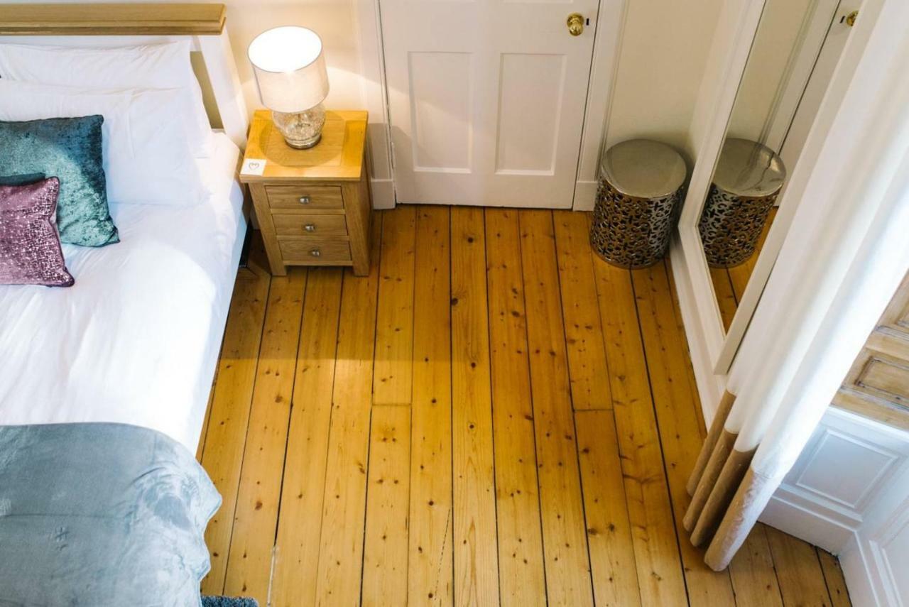 Joivy Great Location! Heart Of City Centre 3Bed Apartment Edinburgh Bagian luar foto