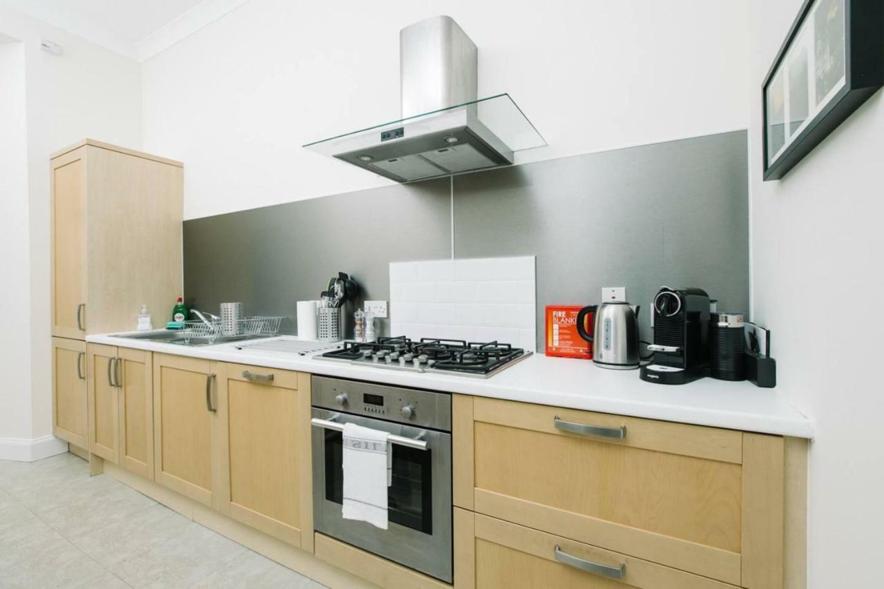 Joivy Great Location! Heart Of City Centre 3Bed Apartment Edinburgh Bagian luar foto