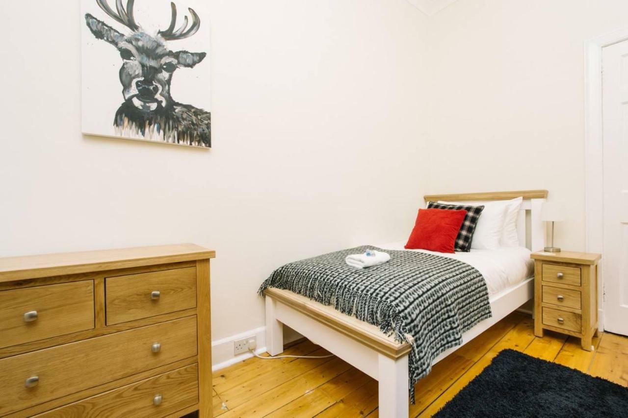 Joivy Great Location! Heart Of City Centre 3Bed Apartment Edinburgh Bagian luar foto